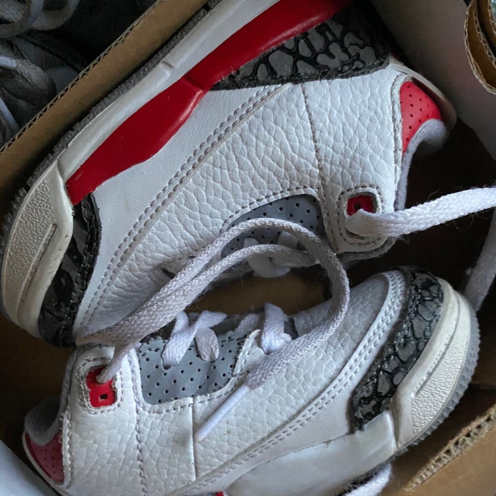 Jordan 3 fire red